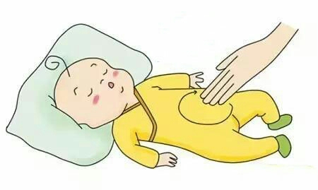新生兒經(jīng)常憋氣發(fā)力，手腳亂蹬，咋回事？