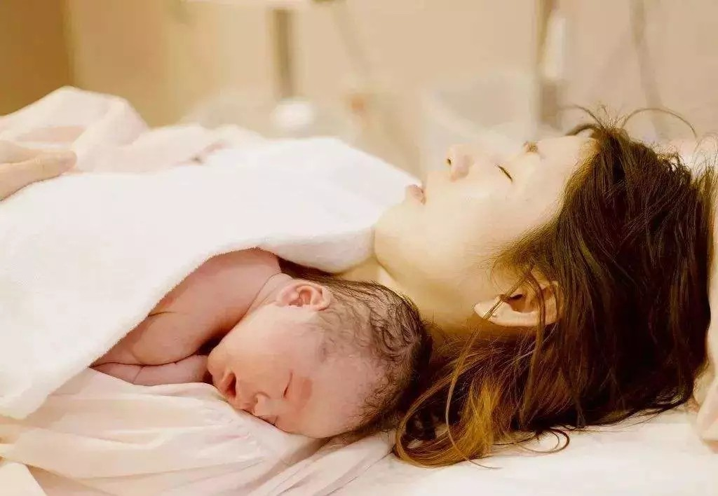哺乳期寶媽發(fā)燒了還能喂奶嗎？能吃藥嗎？